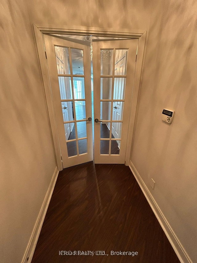 606 - 90 ABSOLUTE Avenue