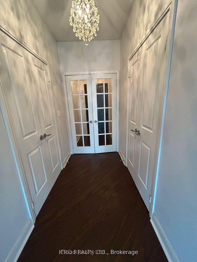 606 - 90 ABSOLUTE Avenue