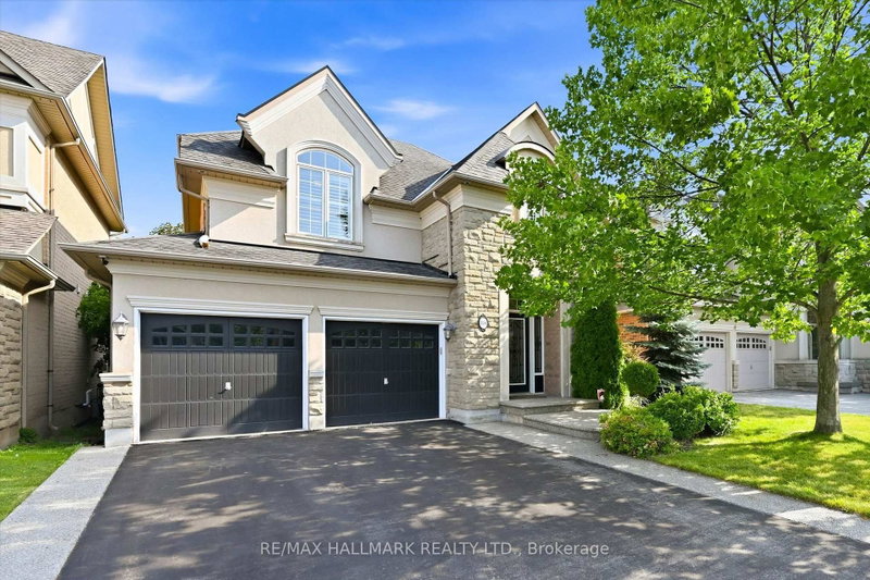 320 Turning Leaf Road, Oakville