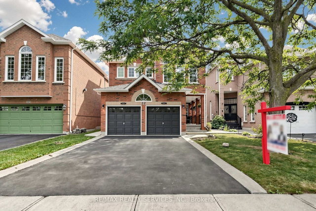 32 Hillpath Crescent