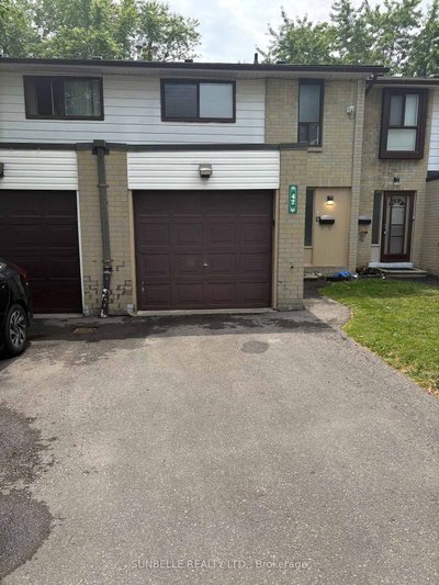 42 Fleetwood Crescent — photo 2