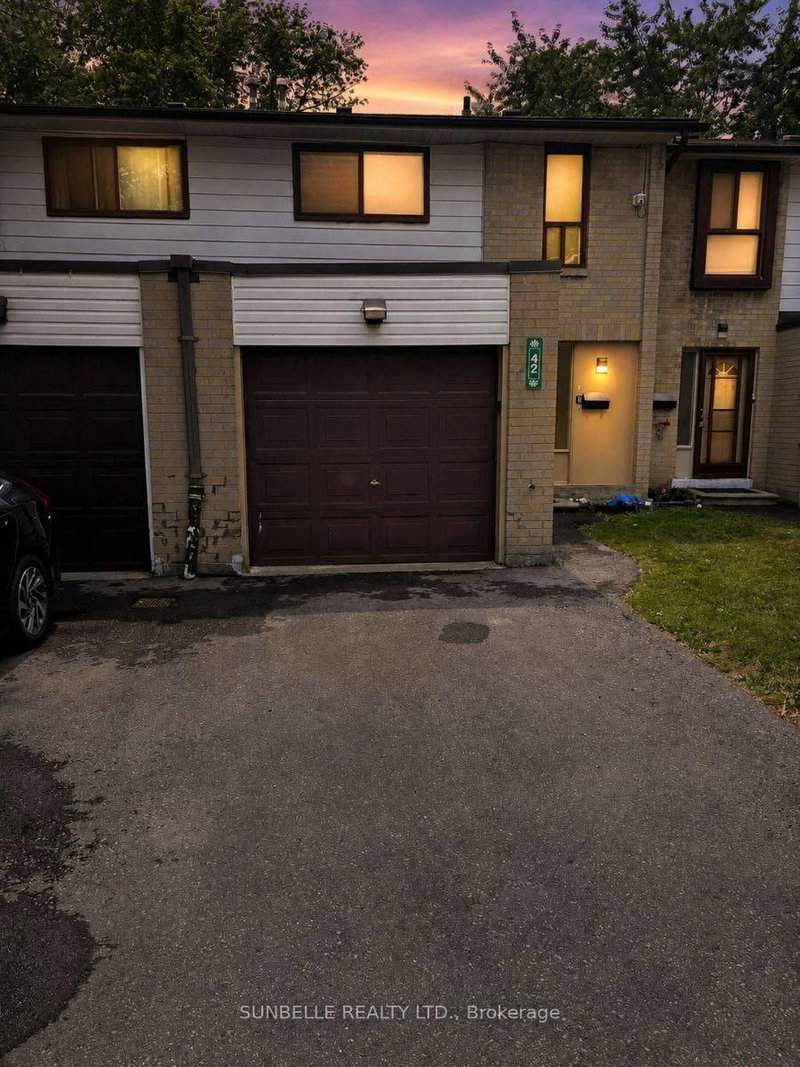 42 Fleetwood Crescent