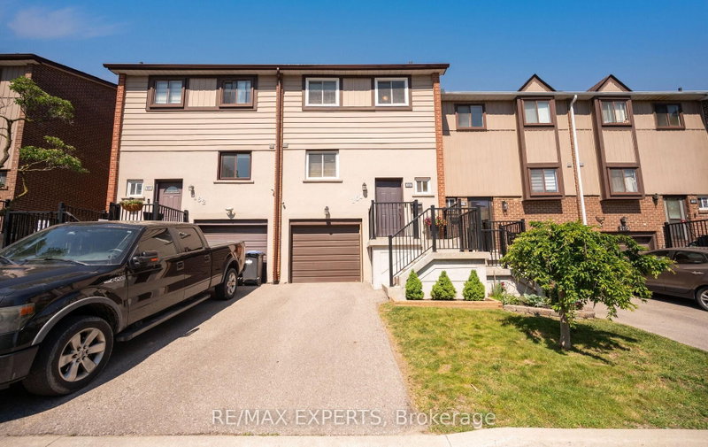 15 - 161 Moregate Crescent