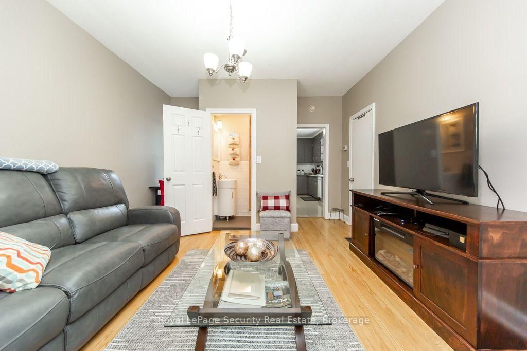 Listing Image 12