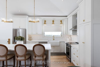 1761 Coram Crescent — photo 3