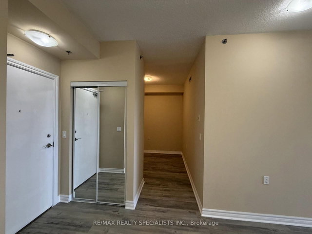 1007 - 810 Scollard Court
