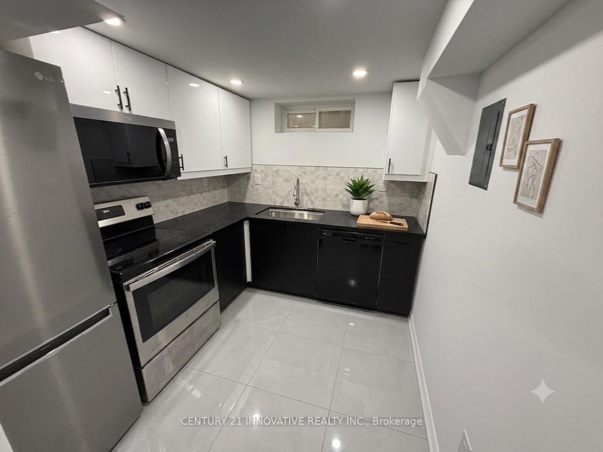 541 chamberlain Road, Unit B - Photo 4