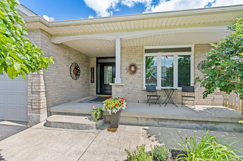 17 Dawkins Crescent