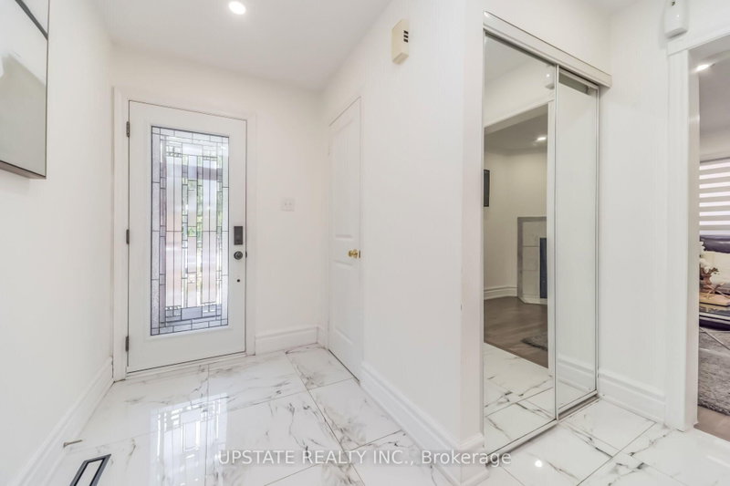 145 Valonia Brampton,ON L6V 4J1 — Photo 5