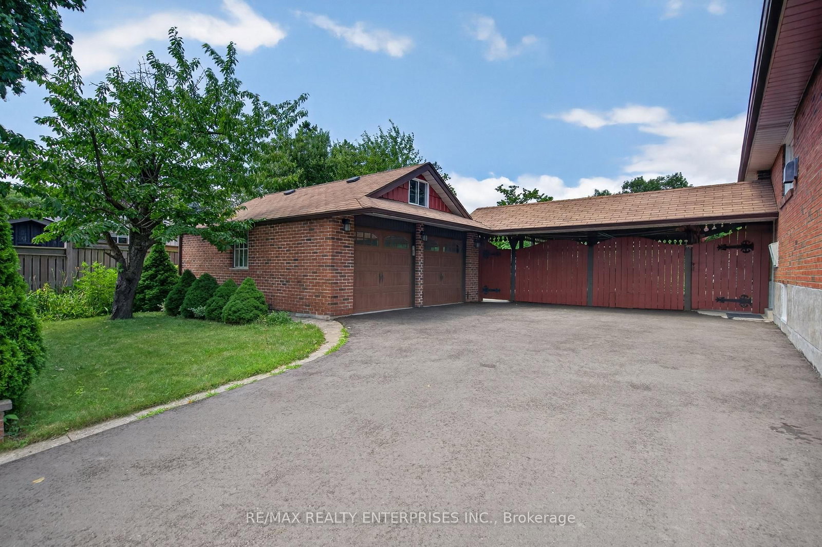 1282 Daimler Road • Mississauga, ON photo 4