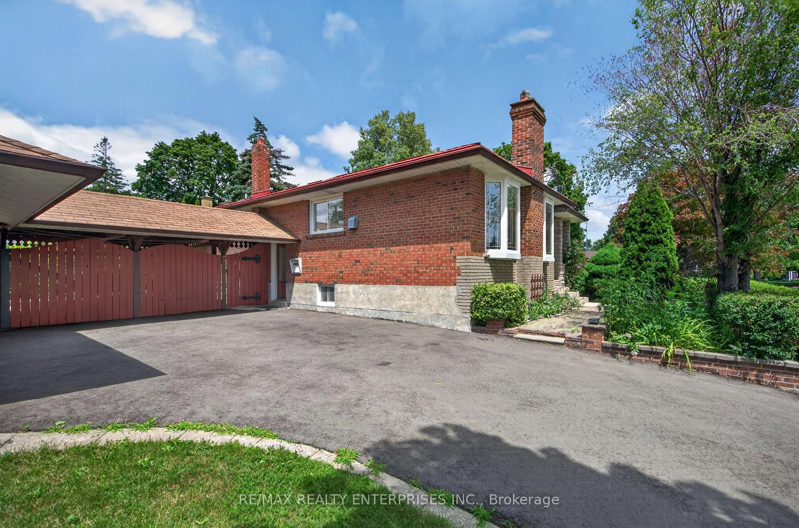 1282 Daimler Road • Mississauga, ON photo 5