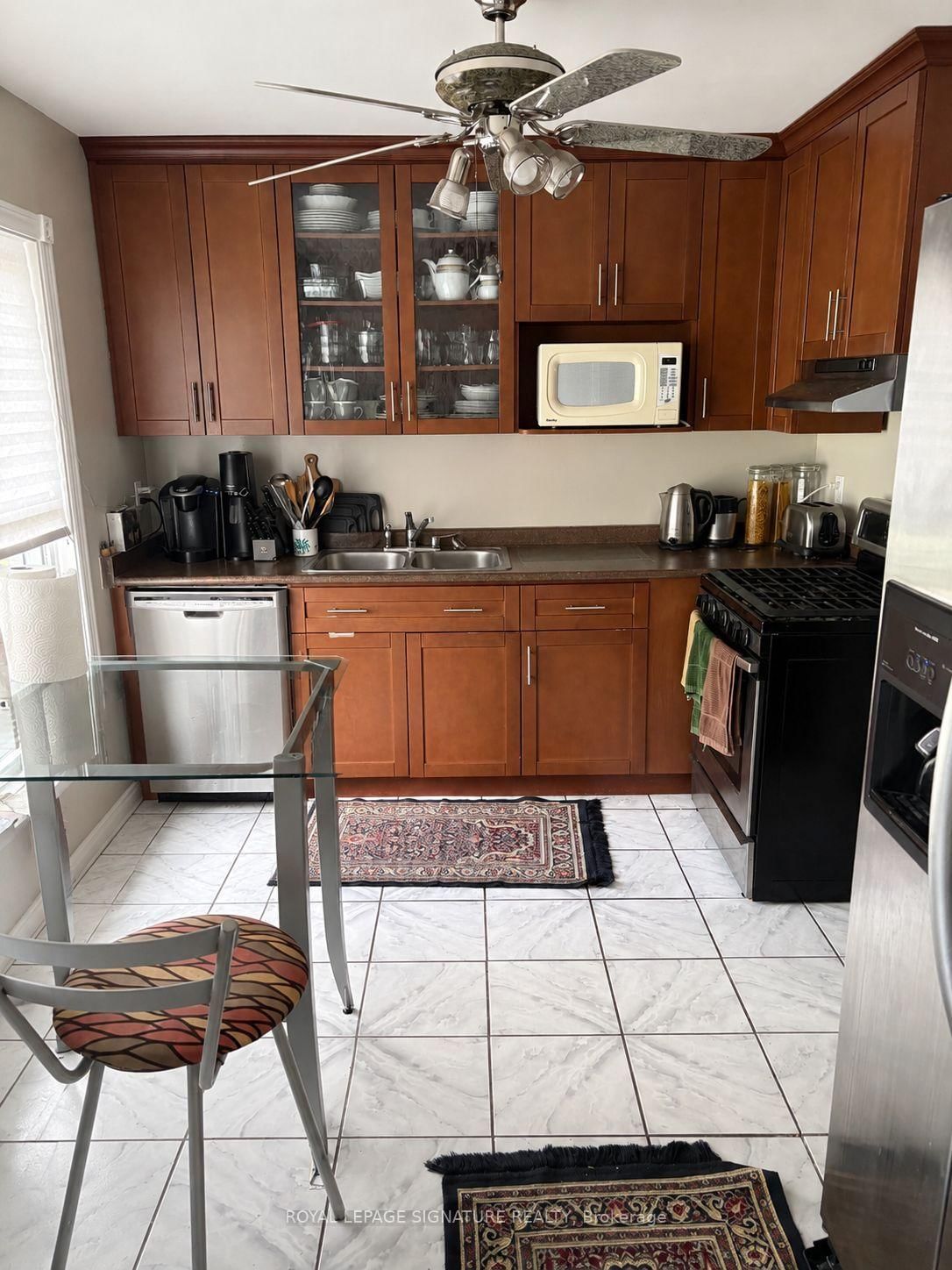 Main/Upper - 137 Madoc Drive, Brampton 4