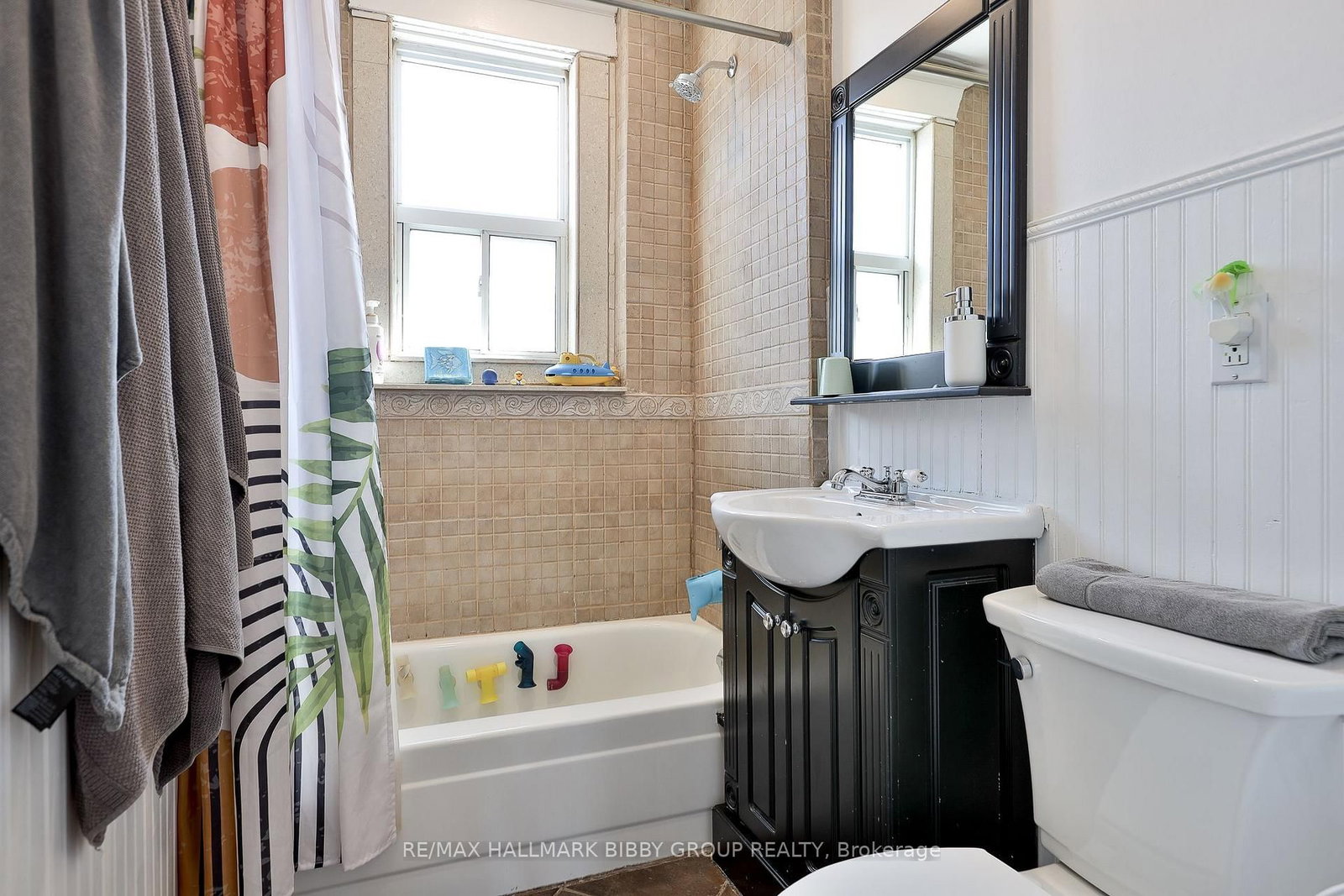 987 Saint Clarens Avenue • Toronto, ON photo 21