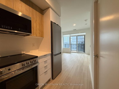 Unit 631 — 5105 Hurontario Street — photo 3