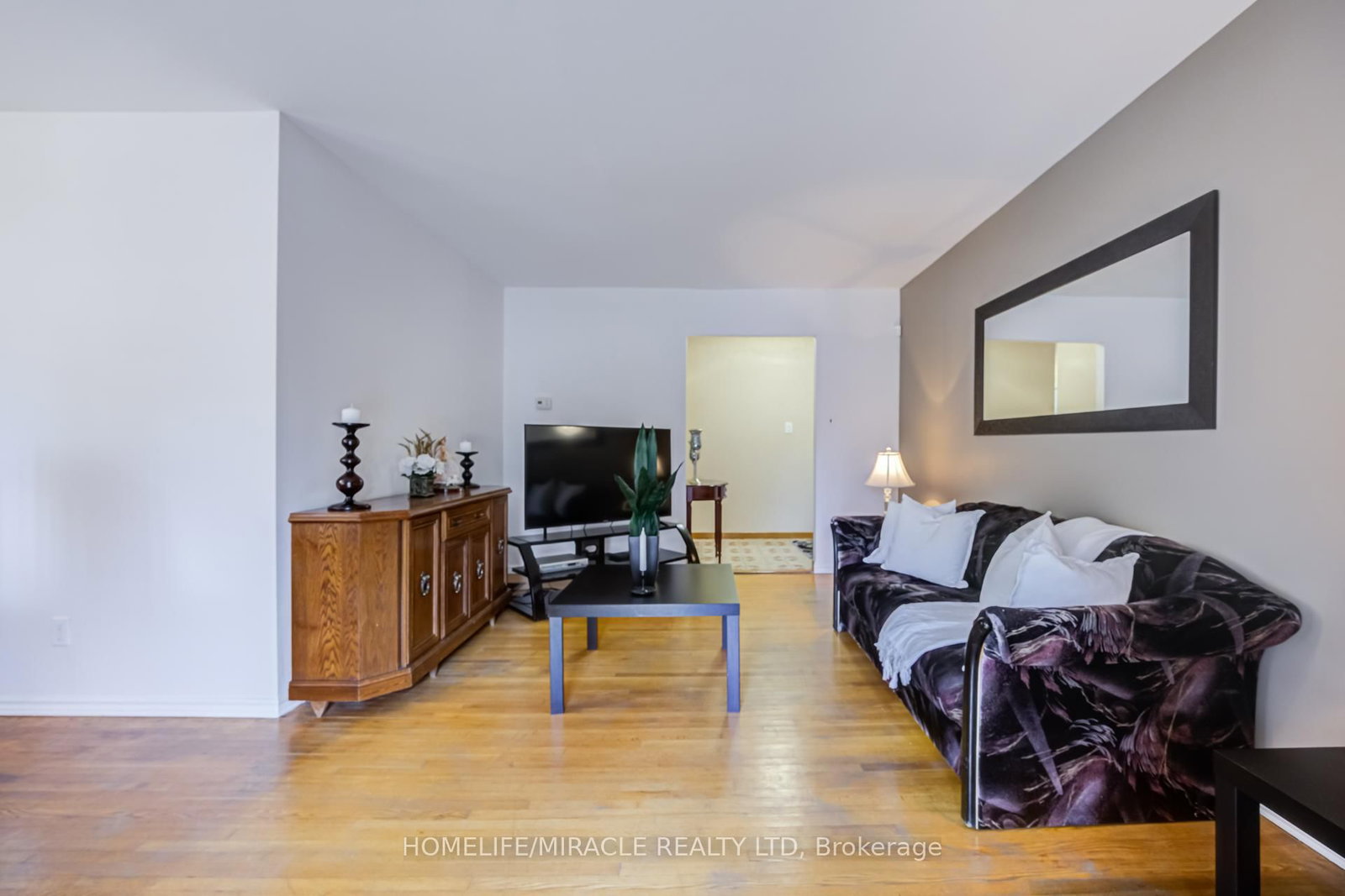 9 Wheatsheaf Crescent • Toronto, ON photo 10