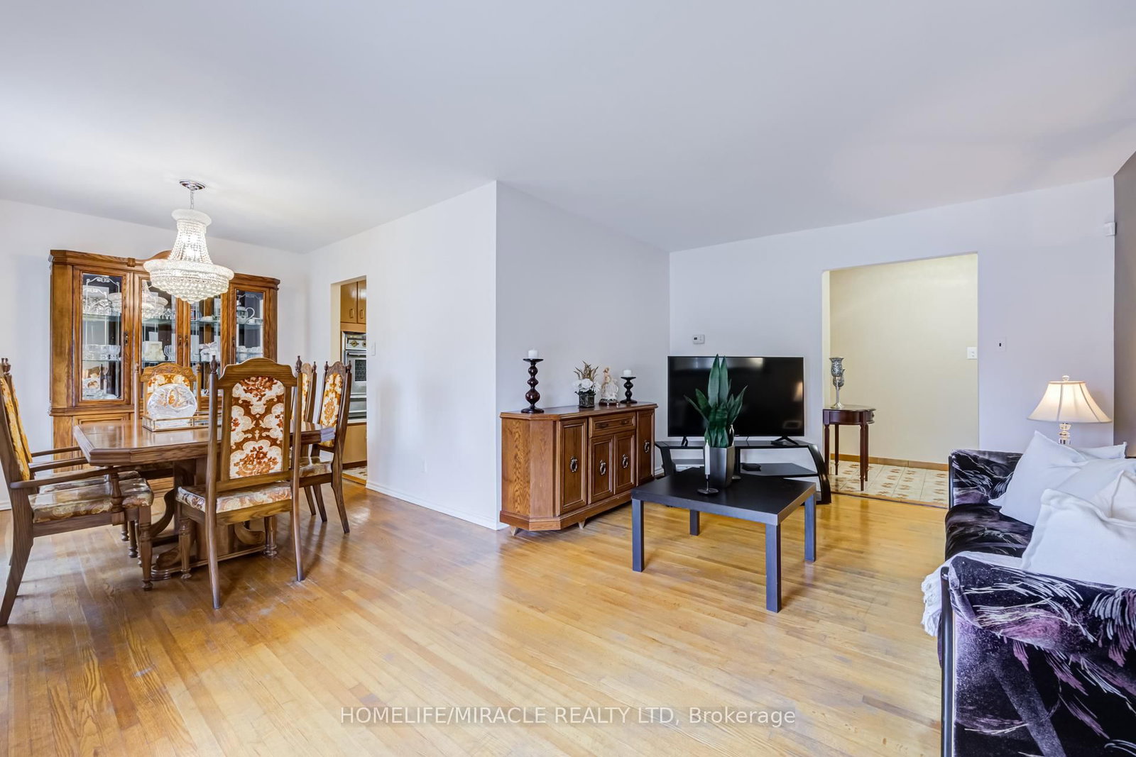 9 Wheatsheaf Crescent • Toronto, ON photo 11