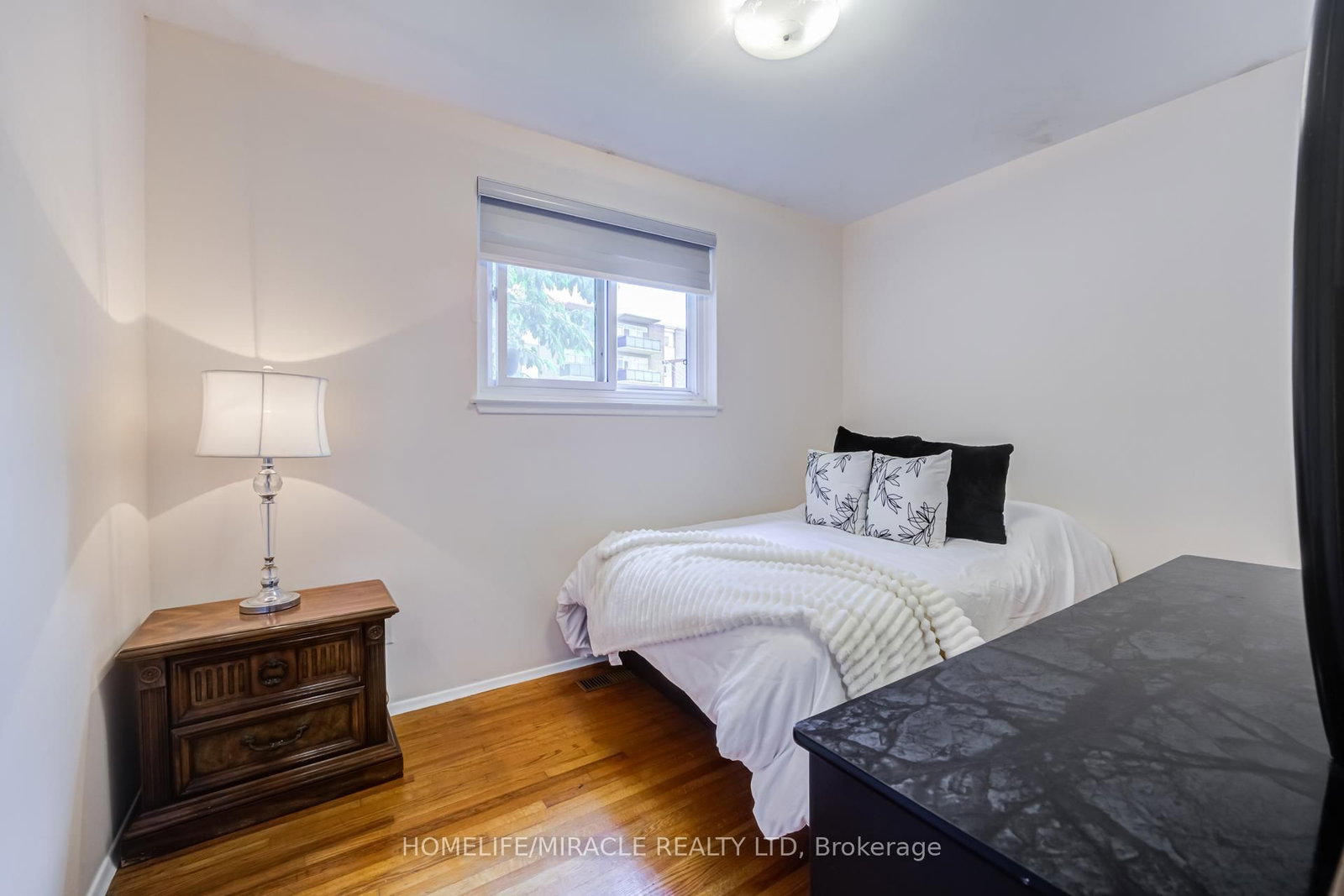 9 Wheatsheaf Crescent • Toronto, ON photo 22
