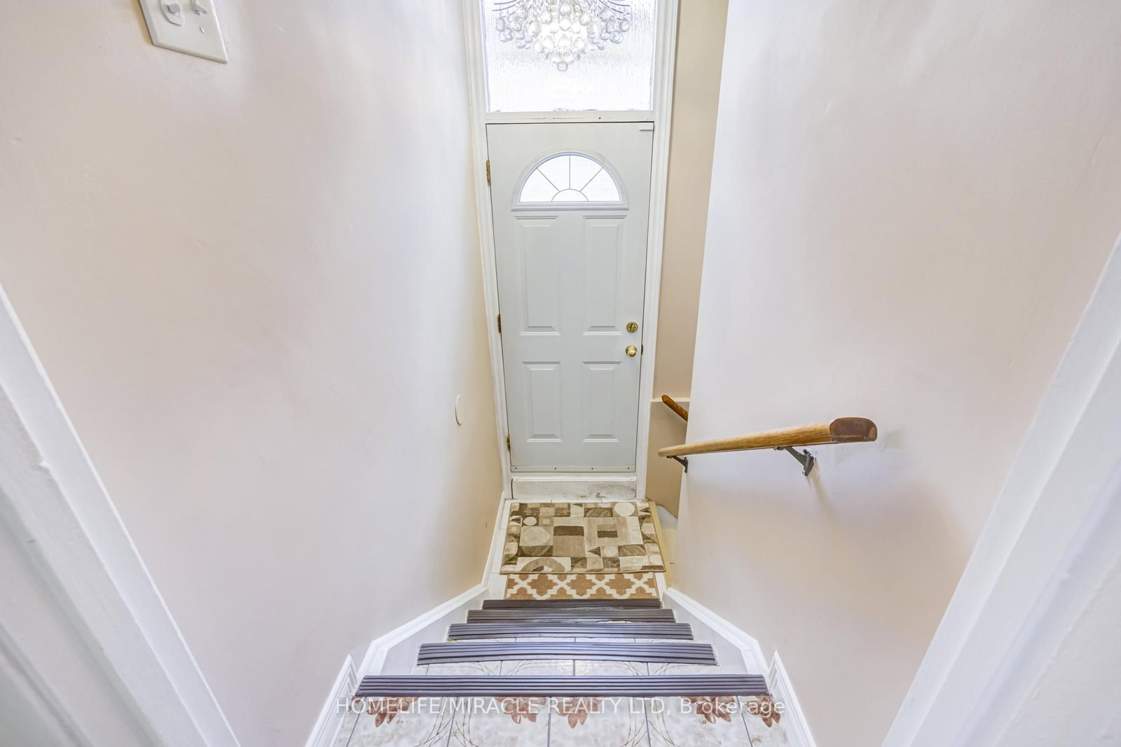 9 Wheatsheaf Crescent • Toronto, ON photo 27