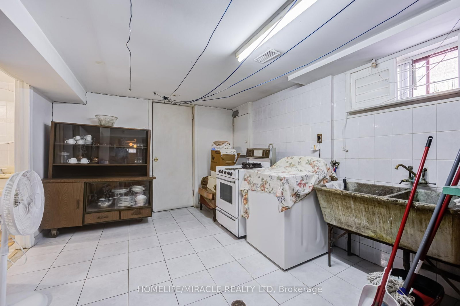 9 Wheatsheaf Crescent • Toronto, ON photo 36