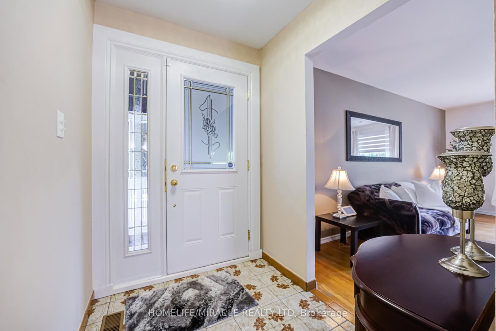 9 Wheatsheaf Crescent • Toronto, ON photo 7