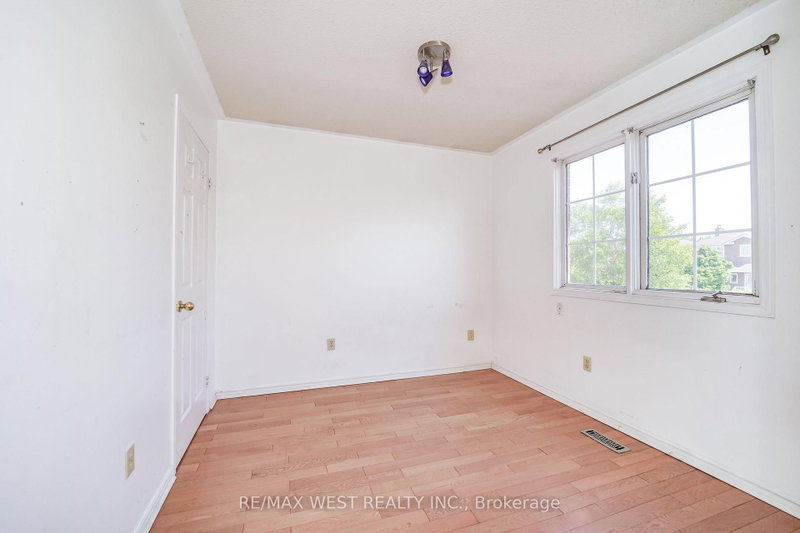 20 Cranberry Cres photo 5