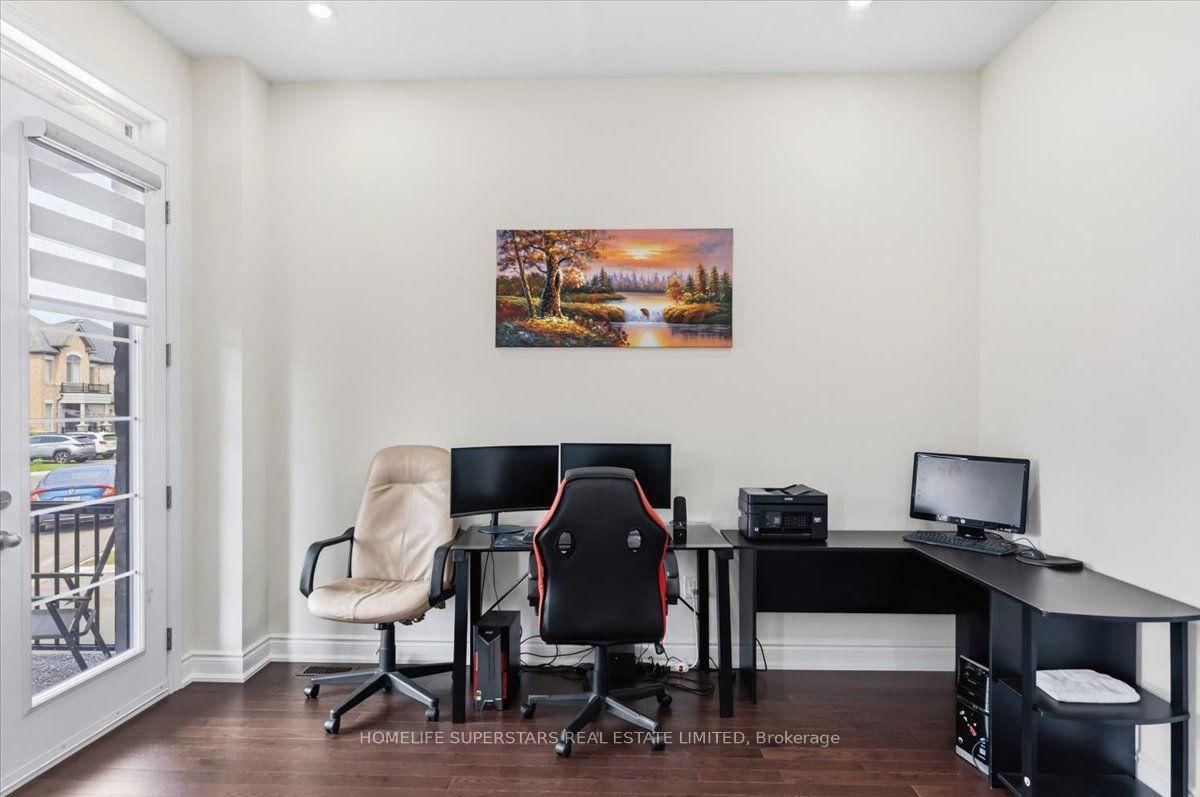 39 Lost Canyon Way • Brampton, ON photo 4