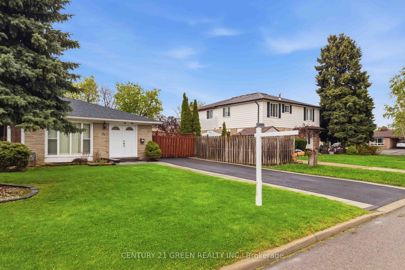 74 Davenport Cres photo 1