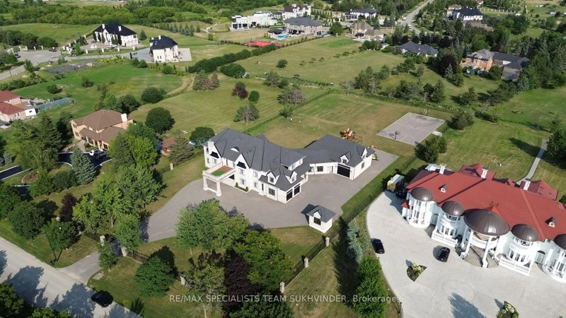 6 Moonlight Place