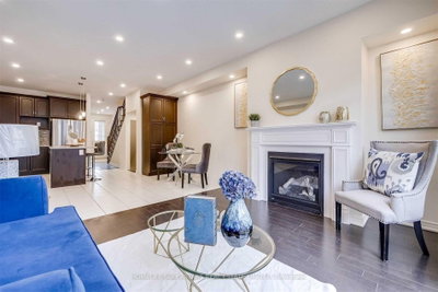 12 Kempsford Crescent — photo 2