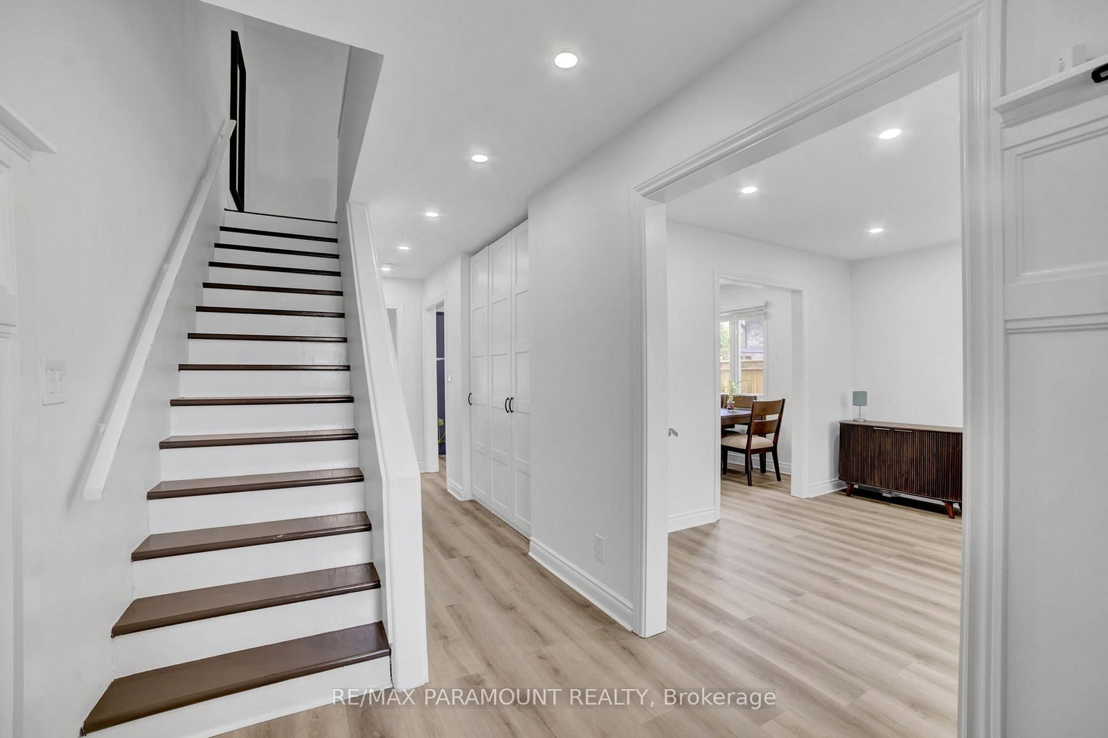 2641 Cavendish Drive • Burlington, ON photo 5