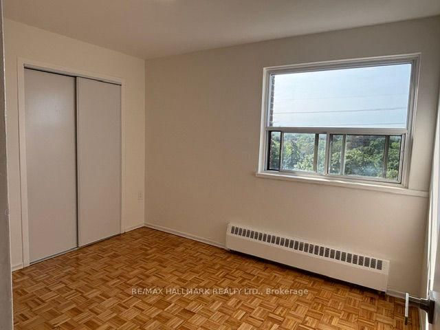 2-611 - 515 North Service Road, Mississauga 3