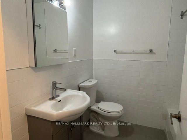 2-409 - 515 North Service Road