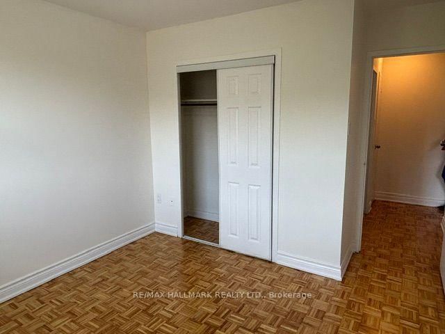2-409 - 515 North Service Road