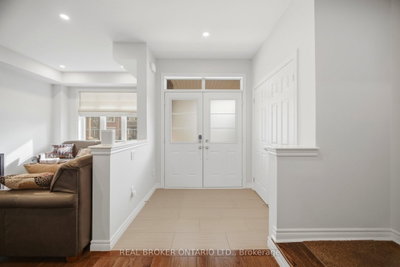 3077 Preserve Drive • Oakville, ON photo 7