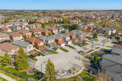 36 Coachwood Manor Court • Caledon, ON photo 4
