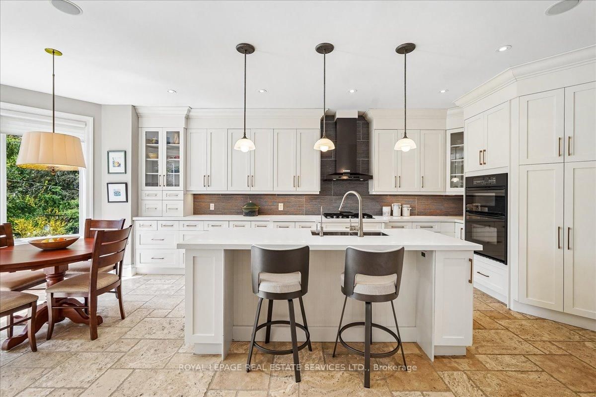 1726 The Pines • Mississauga, ON photo 4