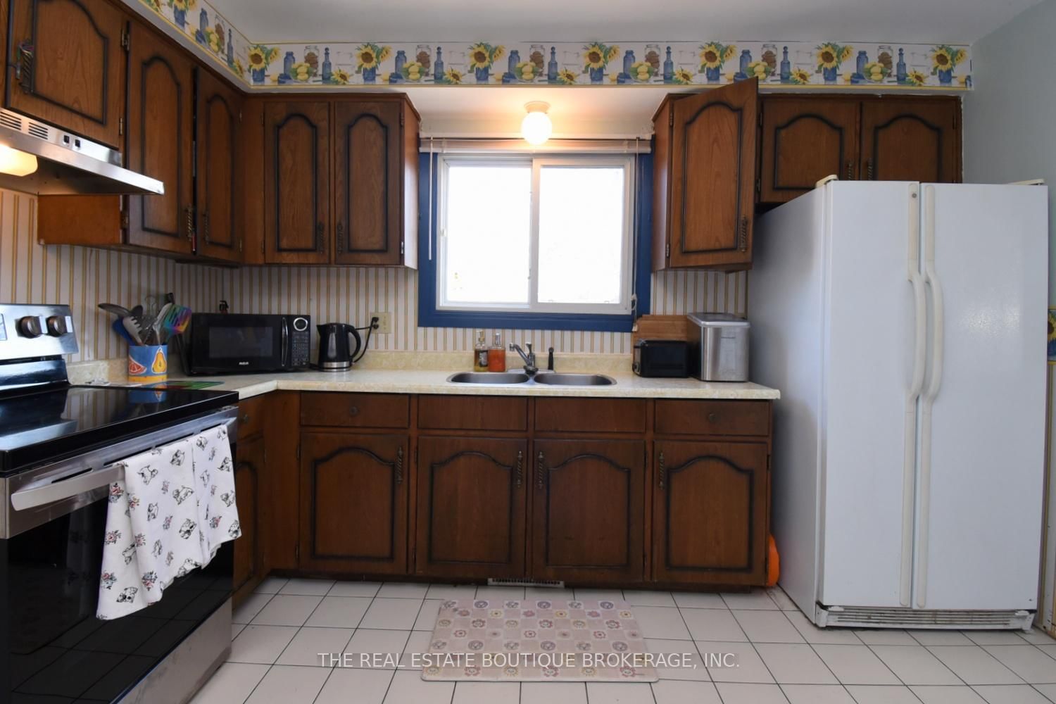 1345 Colonsay Drive • Burlington, ON photo 16