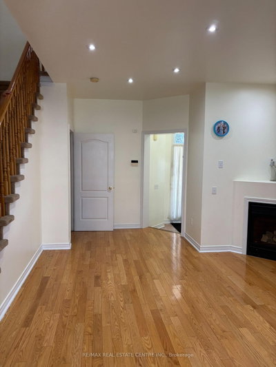 799 Ledbury Crescent • Mississauga, ON photo 5