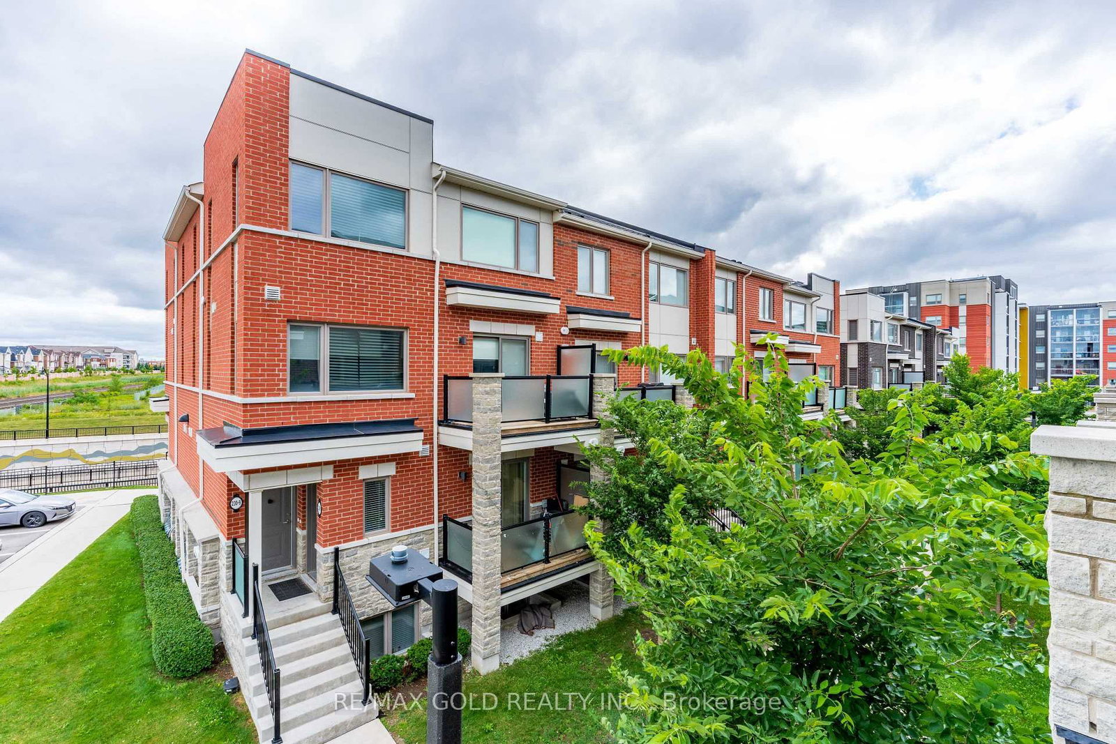 240 Lagerfeld Drive • #16 • Brampton, ON photo 39