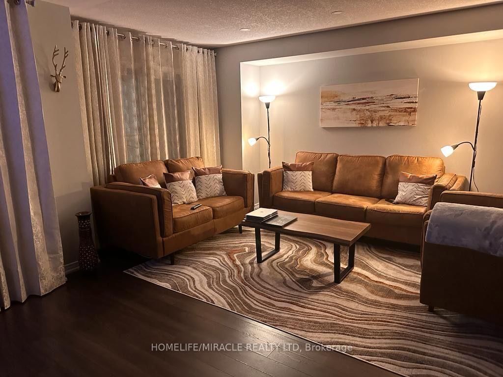 154 Golden Springs Drive • Brampton, ON photo 3