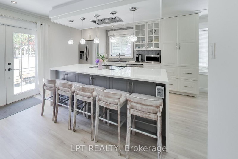 2482 Snowhill Court