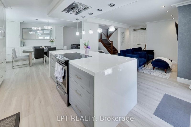 2482 Snowhill Court