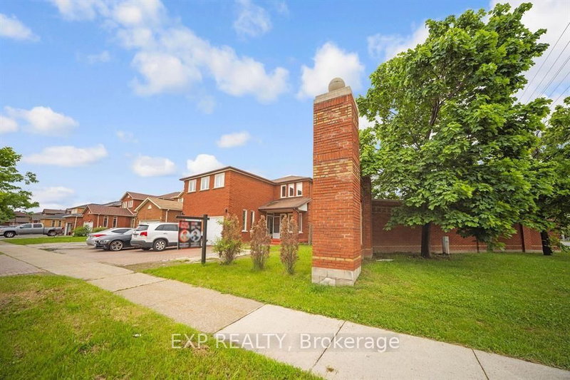 692 Huntington Ridge Drive
