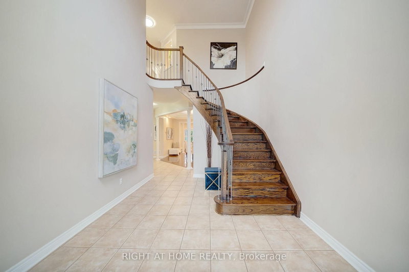 1030 LONSDALE Lane