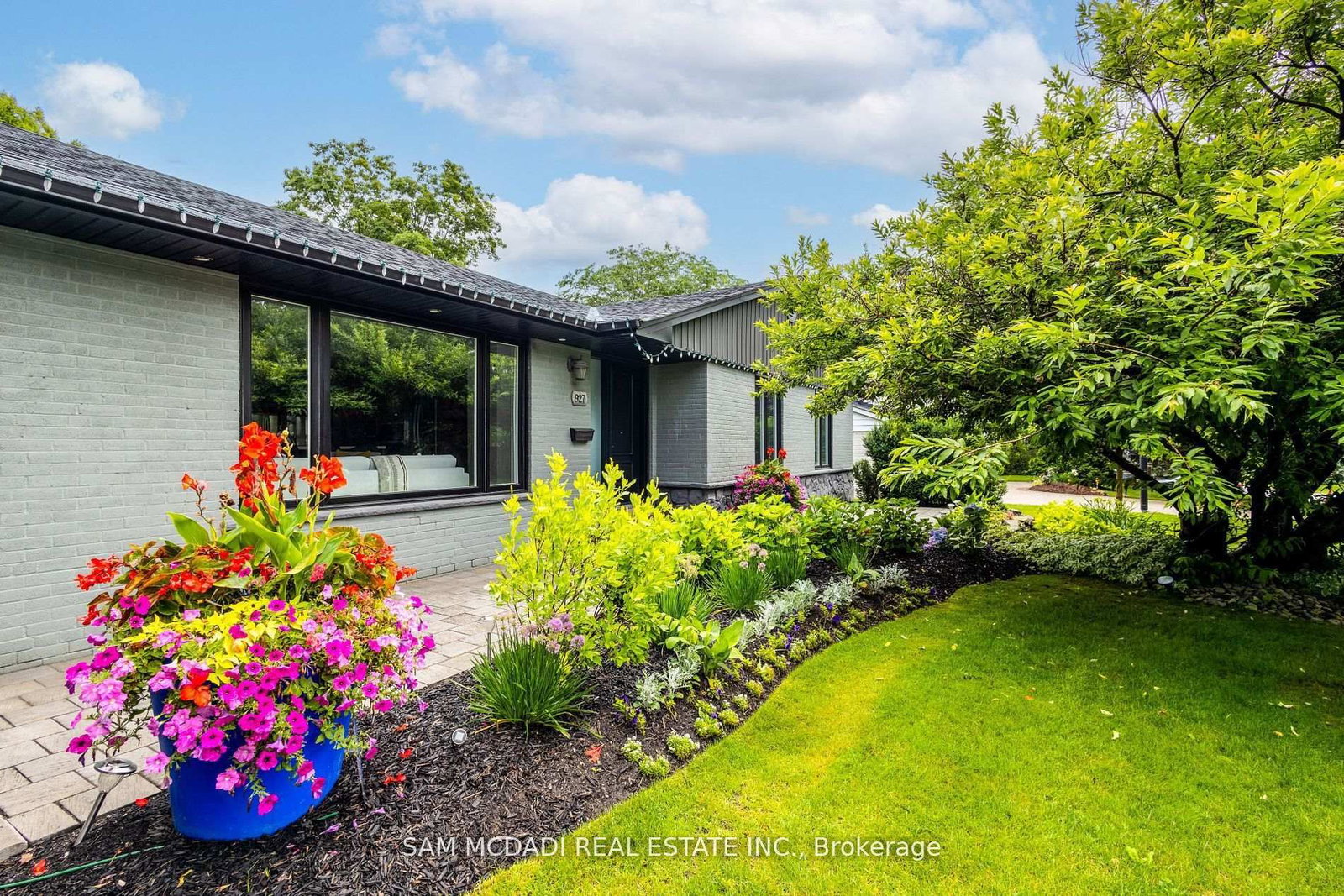 927 Ingersoll Court • Mississauga, ON photo 4