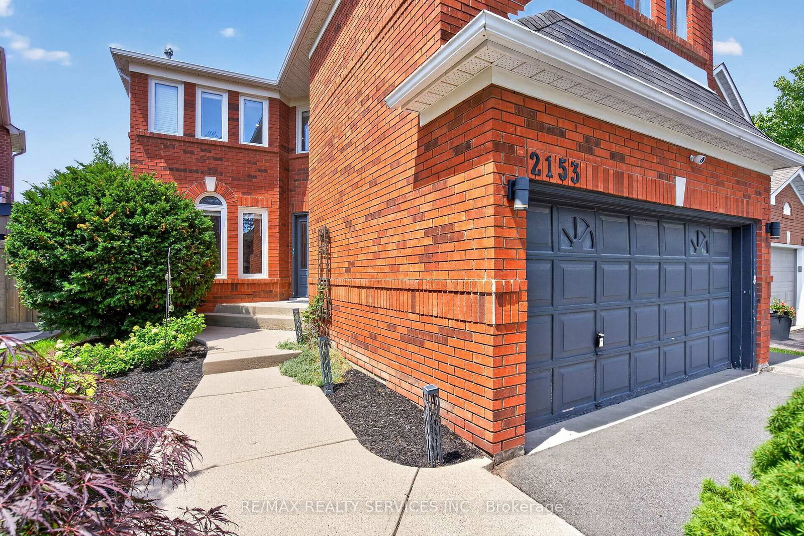 2153 Oak Bliss Crescent • Oakville, ON photo 4