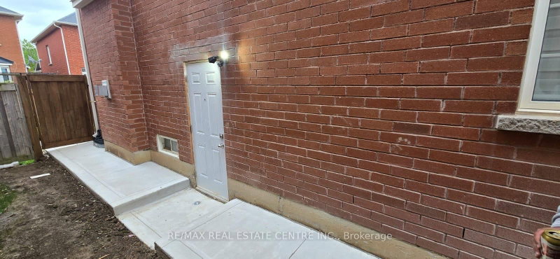 Bsmt. - 389-1 Nairn Circle