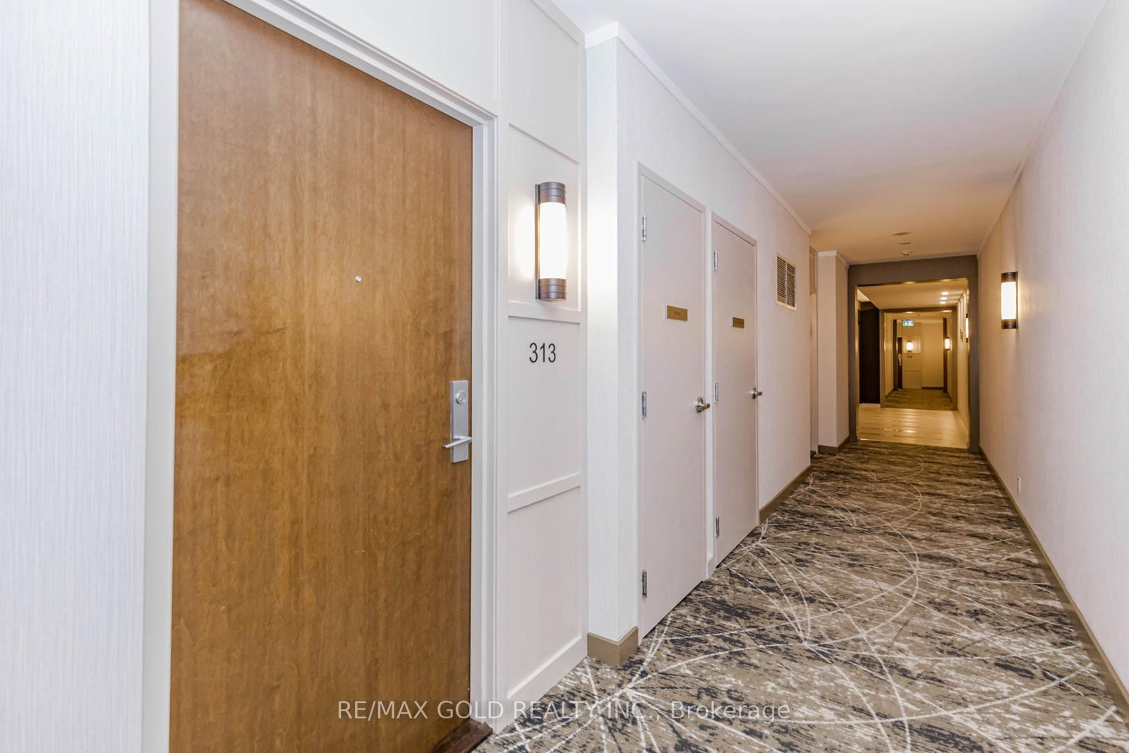 1055 Southdown Road • #313 • Mississauga, ON photo 9