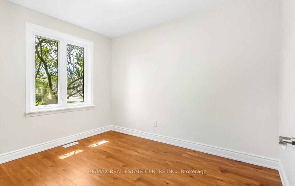 474 SEATON Drive • Oakville, ON photo 32