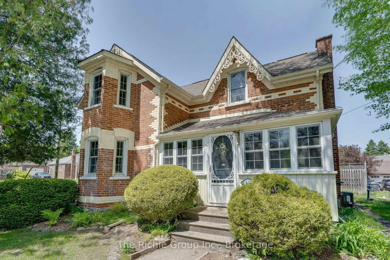 15 Emma Street